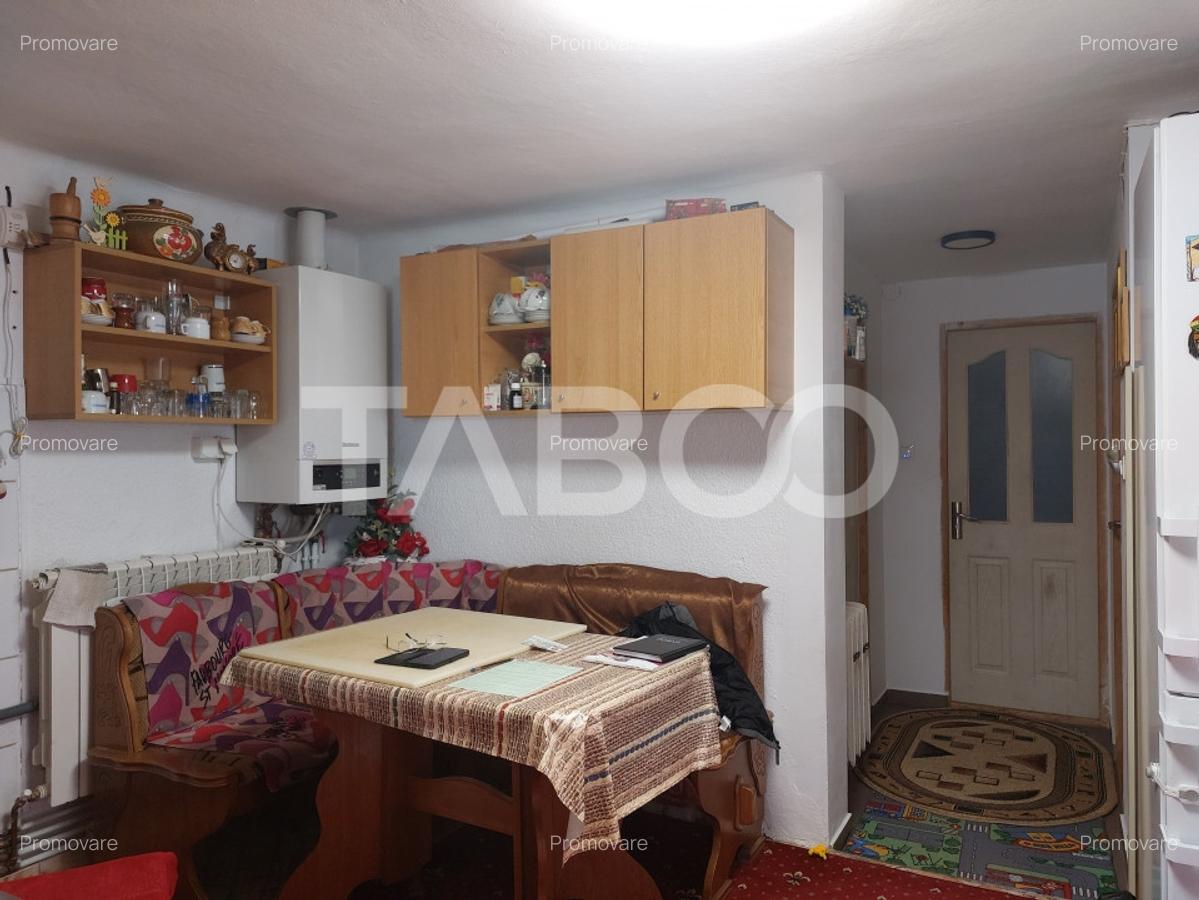Casa individuala 2 camere 58 mpu curte si gradina 332 mp Cisnadie - 2