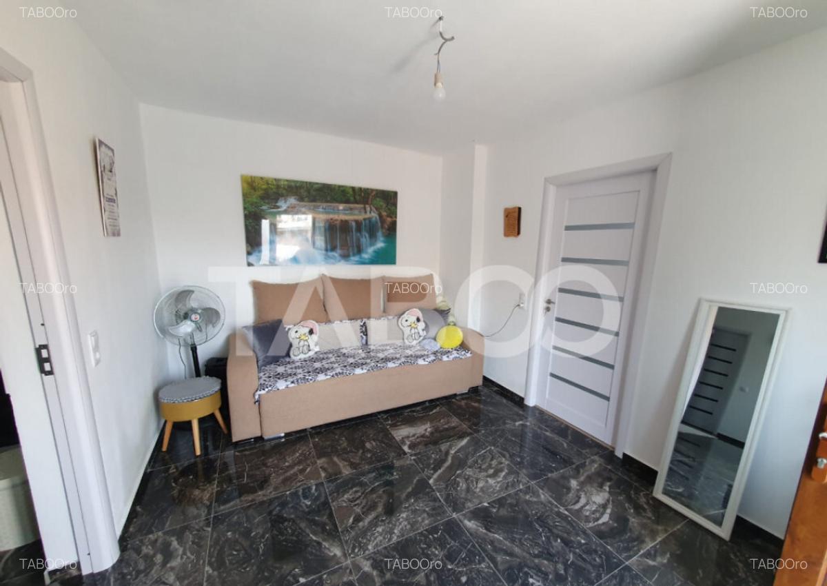 Casa 90 mpu 2 camere bucatarie baie debara zona Campului - 4