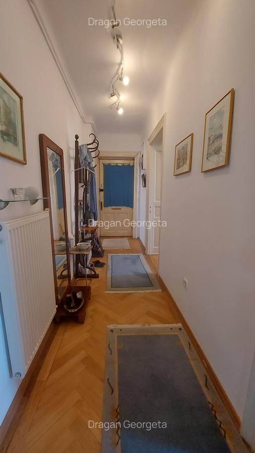 UNIRII-CURTEA DE APEL vanzare  5 camere - 30