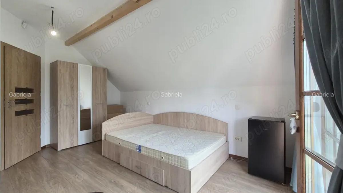 Camera de inchiriat intr-o casa cu gradina Bartolomeu Avantgarden doar pentru femei - 3