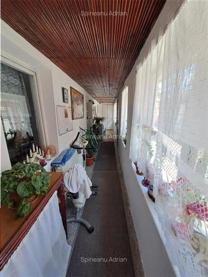 Casa individuala  Mehala aproape de Piata -Profi, 22 m front stradal - 10