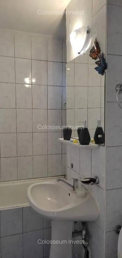Apartament cu 2 camere,decomandat - zona Calea Bucuresti - 7