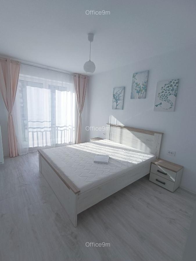 Mall Coresi - apartament 2 camere decomandat - boxă - parcare - 3