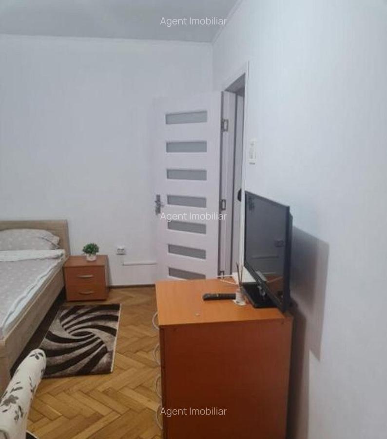 Obor metrou etaj 7 semidecomandat - 2