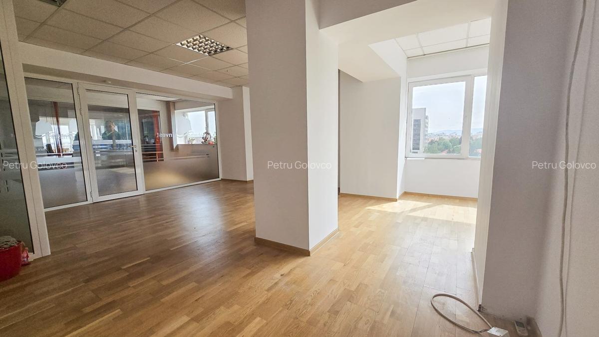 Spațiu Comercial Luminos - 2