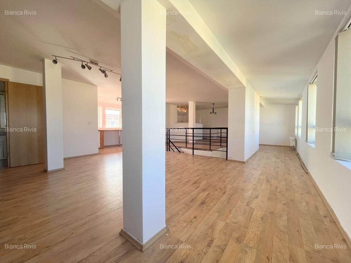 Apartament deosebit de vânzare - mansardă spațioasa - 6