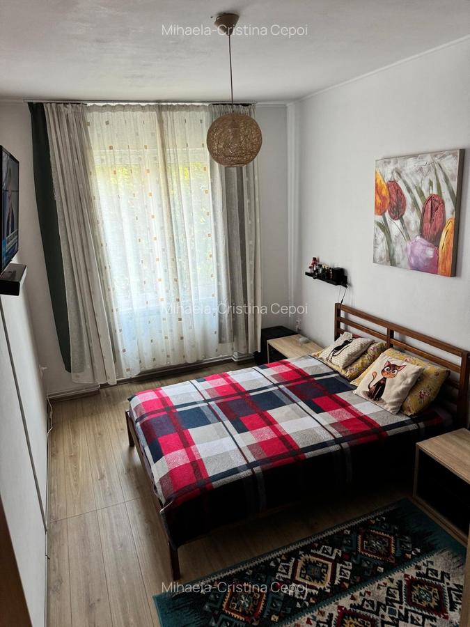 Apartament cu doua camere,decomandat - 2
