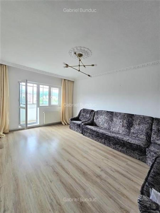 Apartament cu 3 camere decomandat în Gării - 2