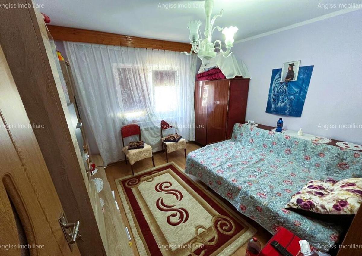 Apartament 3 camere --etajul 2 - E3 - 75mp - 11