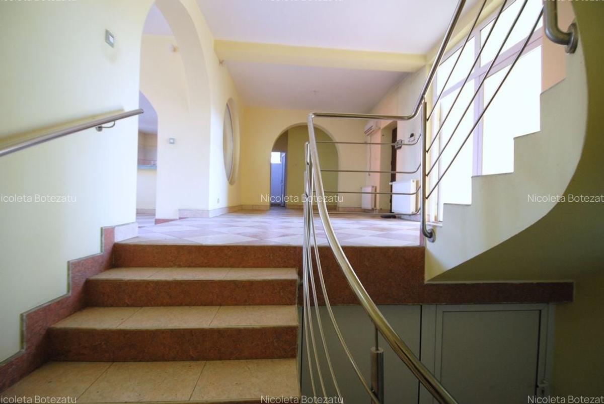 Casa cu o arhitectura deosebita si teren generos in zona Mehala - 20