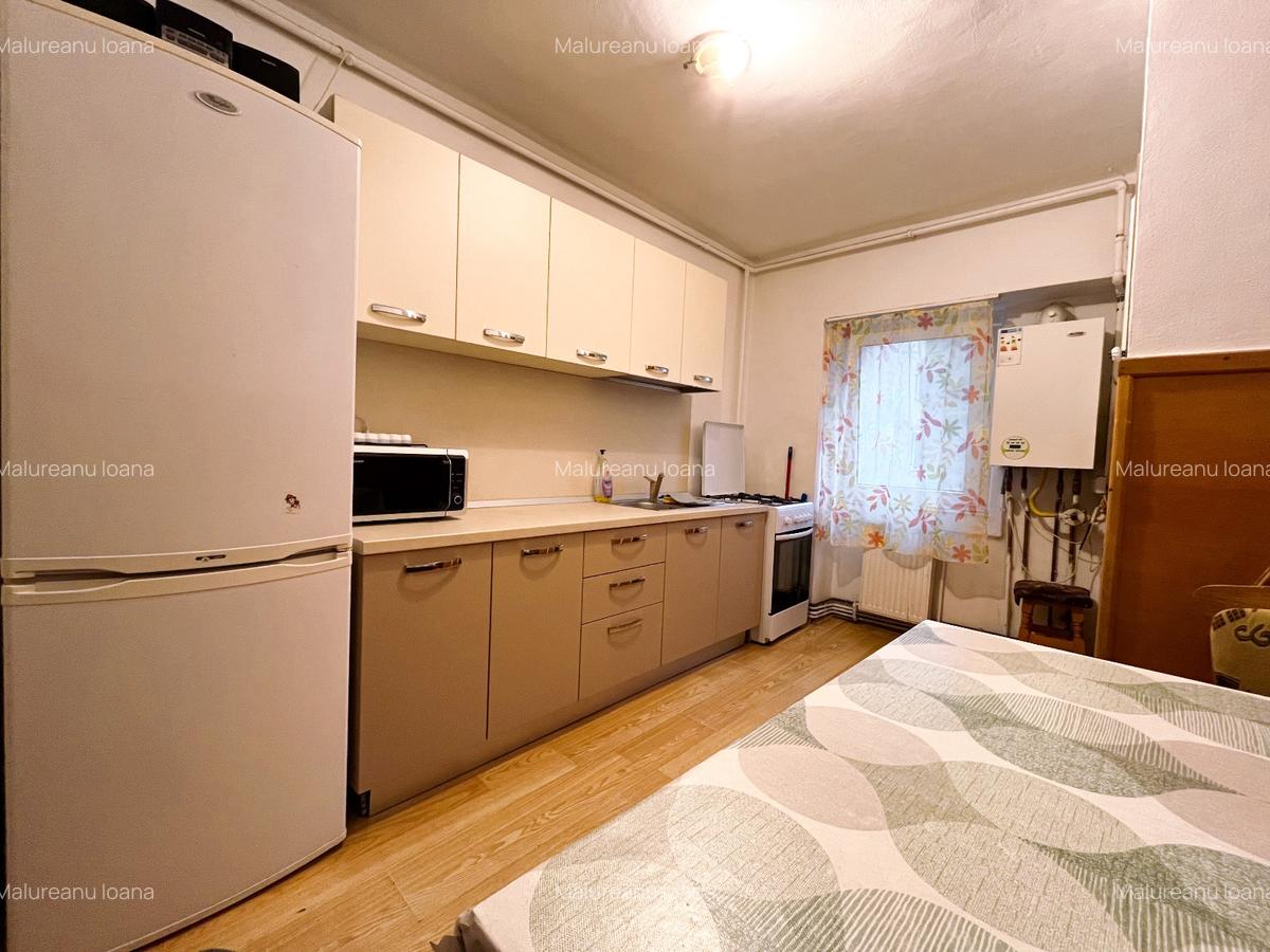 Inchiriem Apartament 3 Camere Mobilat Decomandat Racadau - 2