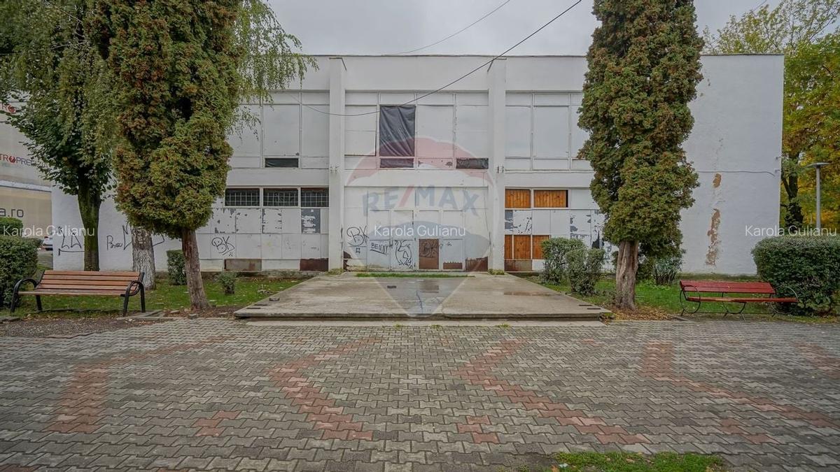 Vanzare cladire comerciala in Municipiul Sacele, judetul Brasov - 19
