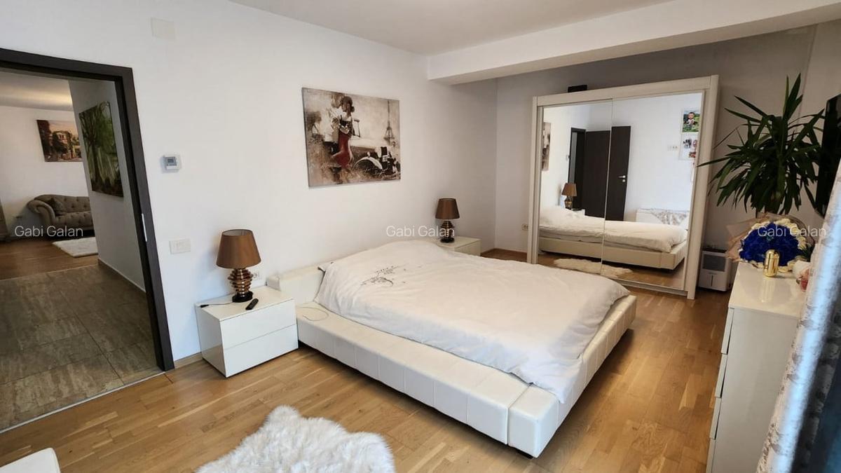 Apartament cu 3 camere decomandat, mobilat în Cetatea - 3