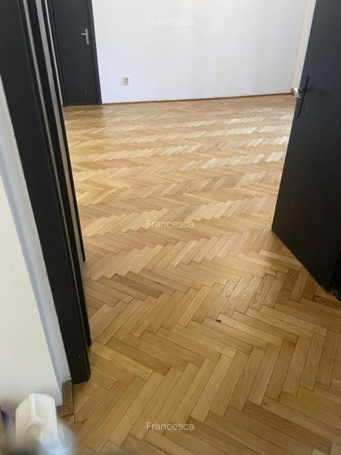 PIATA ROMANA apartament generos consolidat 1978 direct proprietar 210000 EUR - 5