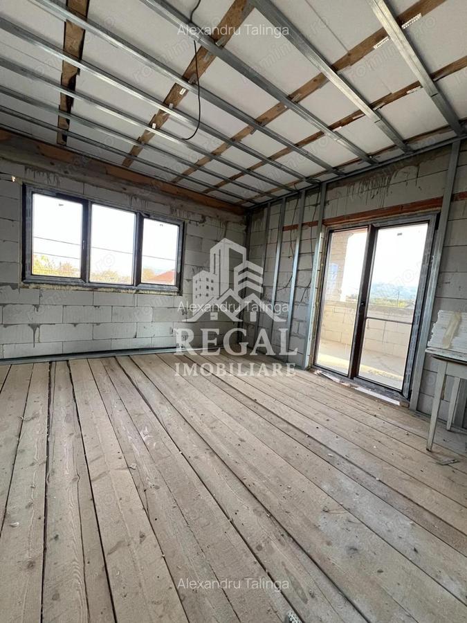 Casa spa?ioasa de vanzare in Ru?i pentru locuin?a sau investitie - 14