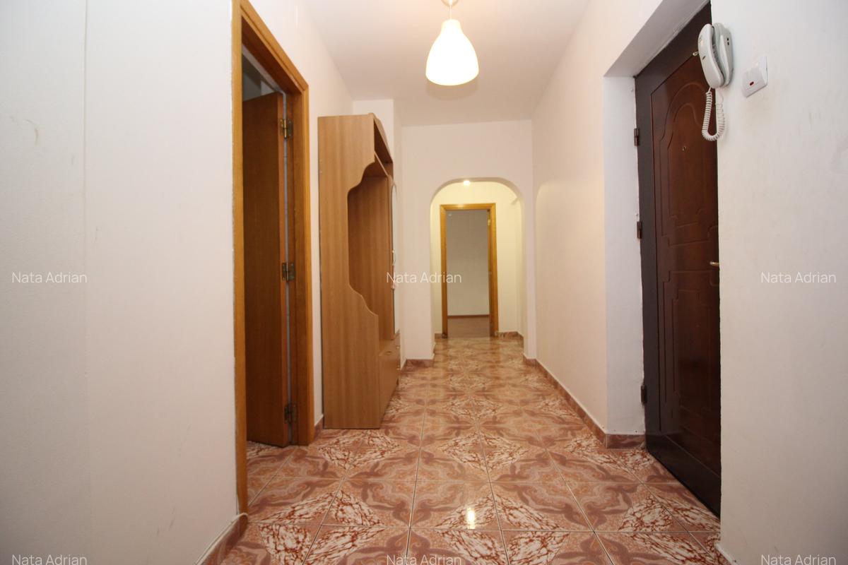 Brâncoveanu - Padeșu, 3 camere nemobilat și neutilat, firmă sau locuit - 10