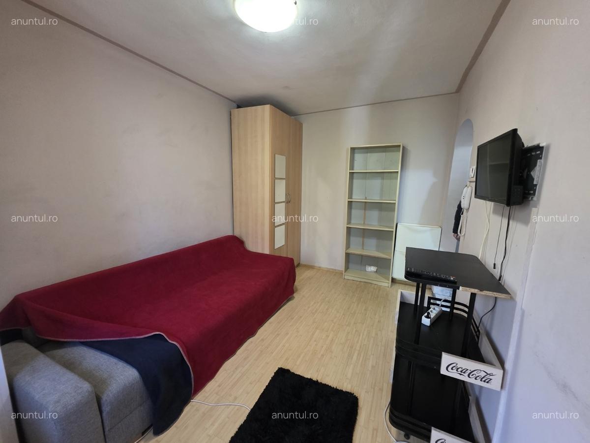 Decebal, Rond Alba Iulia, pe Moise Nicoara, bloc 4 etaje - 5