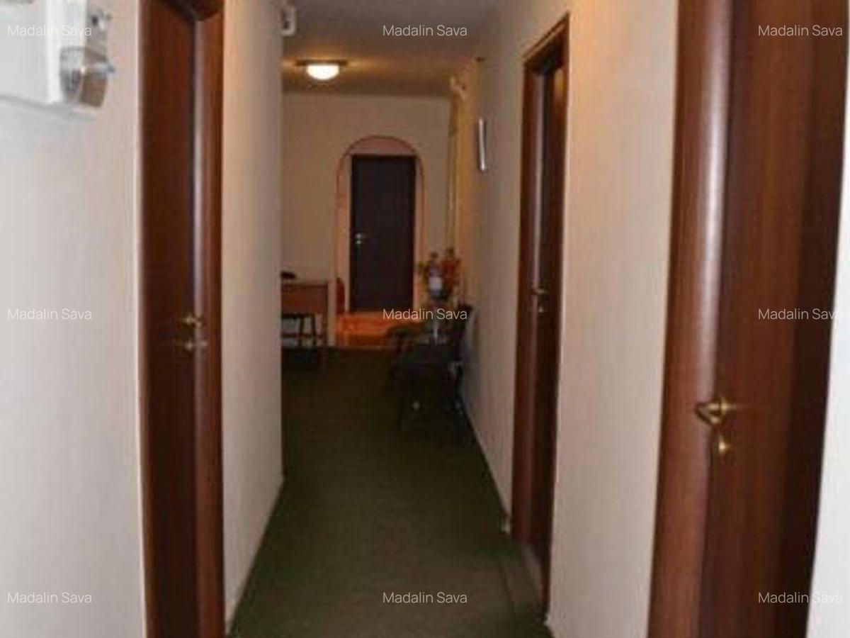 ARMENEASCA - UNIVERSITATE  - 6 camere stradal, locatie deosebita - 2