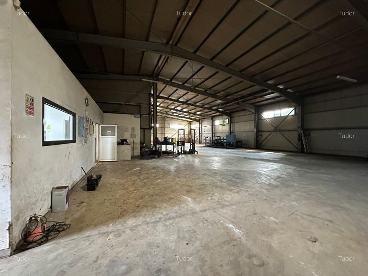 Proprietar- inchiriez hala incalzita, str. Aurel Vlaicu 78 - 4