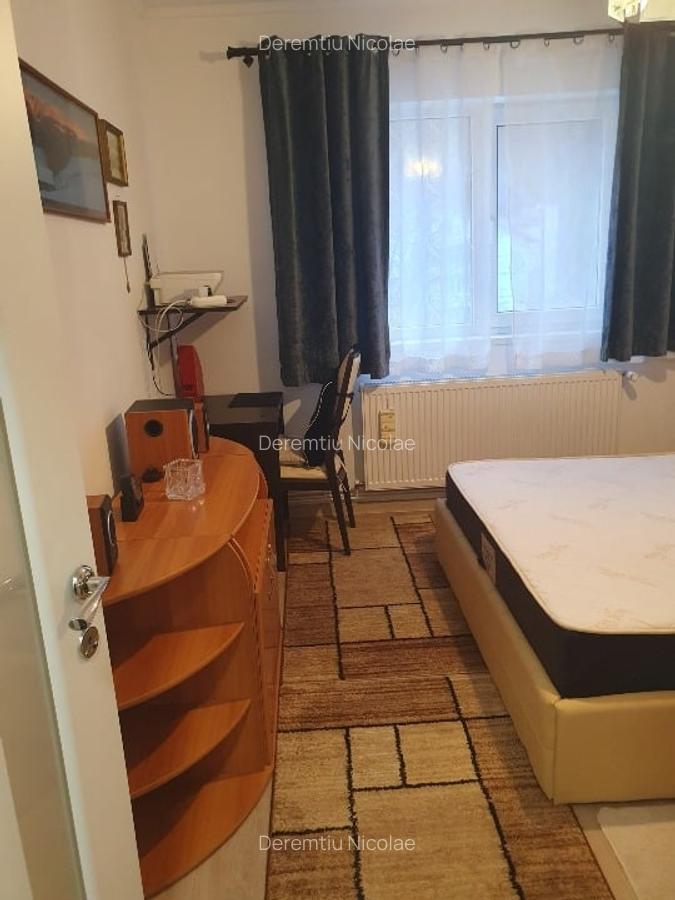 Apartament de 3 camere - Sinaia, zona centrala - 9