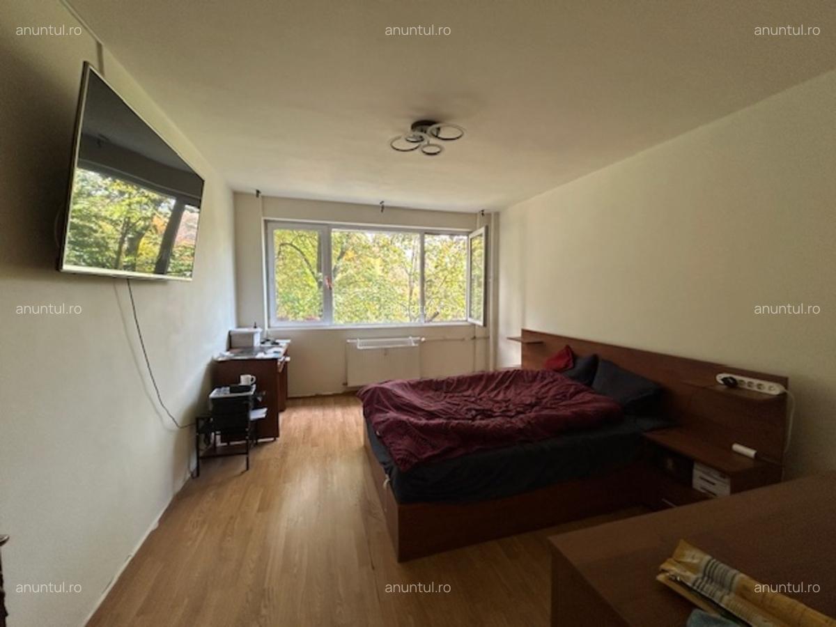 Titan Diham Ivan's stradal bloc reabilitat ap 2 camere decomandat 5 min M - 7