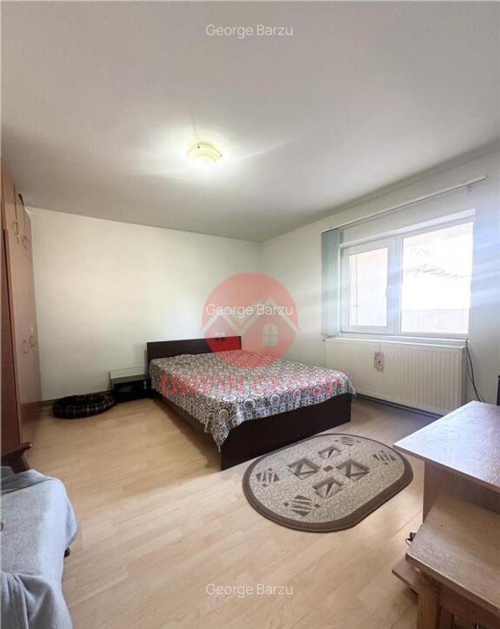Casa cu Potential Multiplu, Pretabila Pentru Doua Familii sa - 16