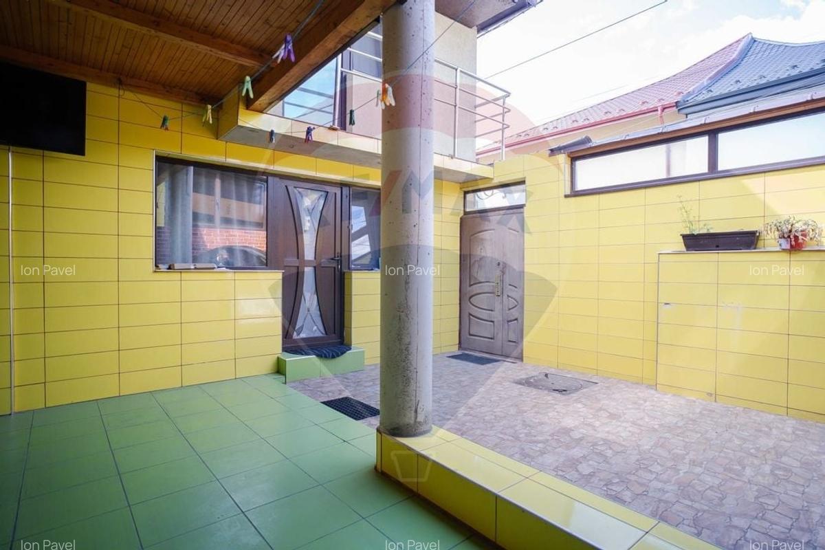 Casa / Vila cu 4 camere de vanzare in zona Podu Ros - 6