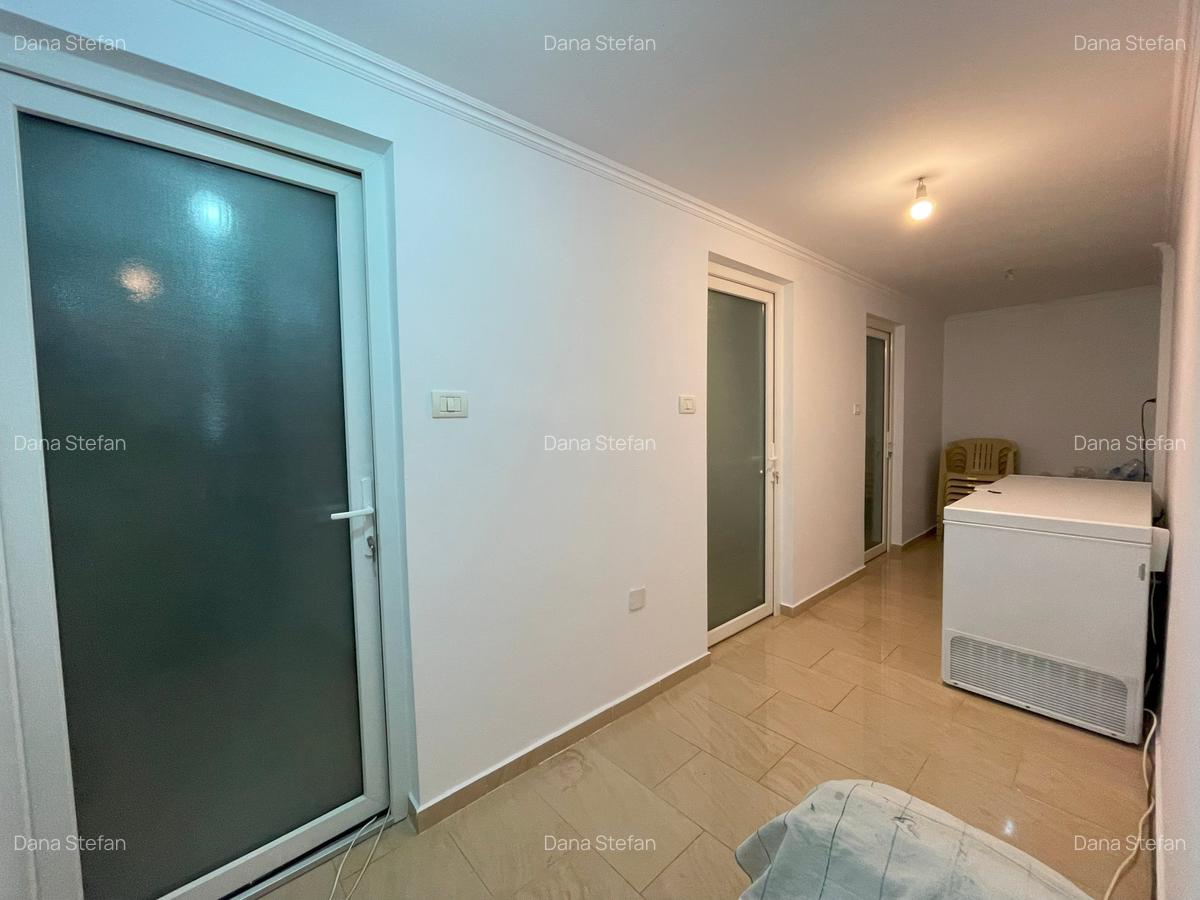 Casă cu 8 camere în Bucureștii Noi - 15