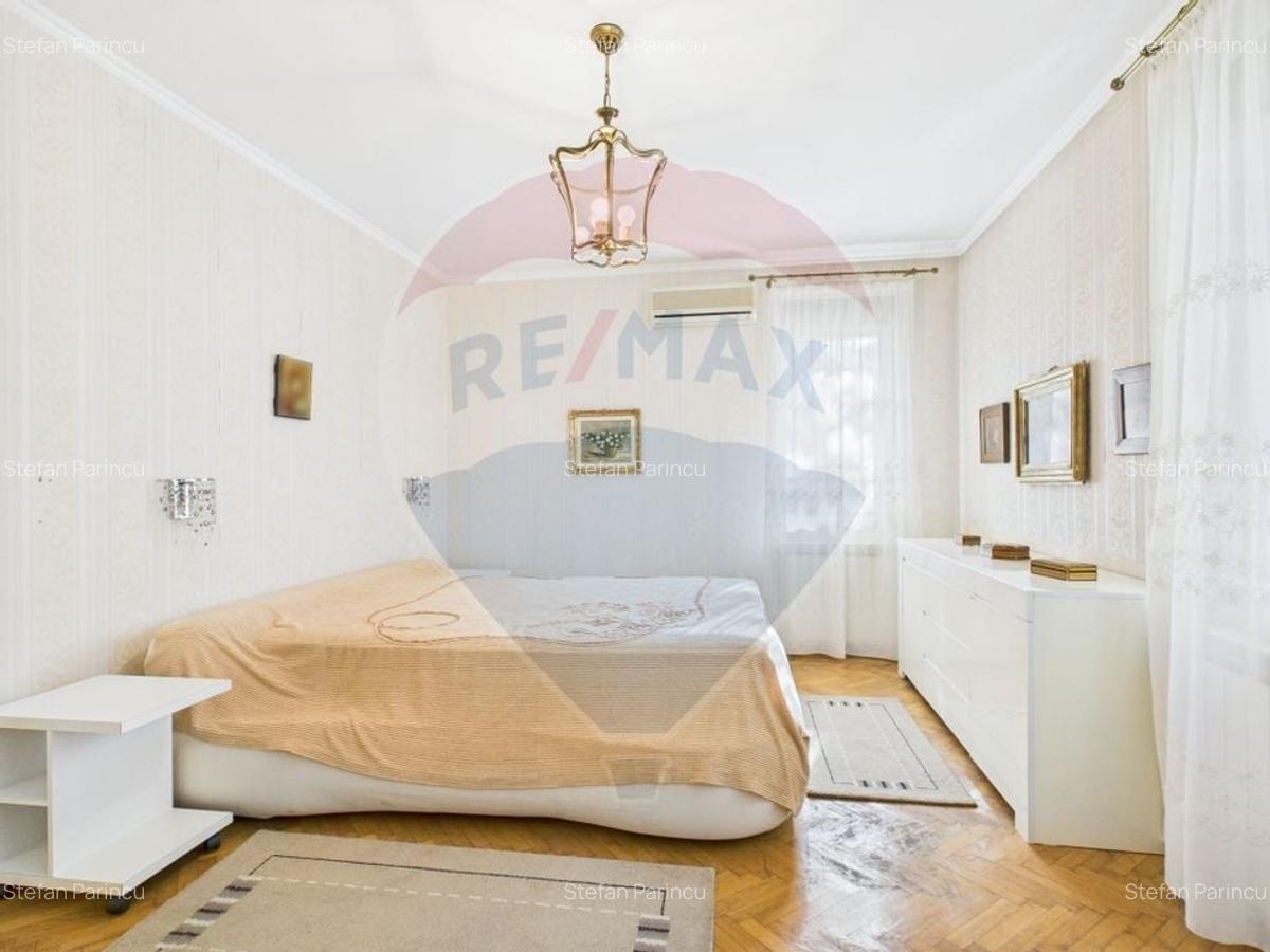 Vila spectaculoasa in Balotesti, curte 5000 mp si piscina interioara - 18