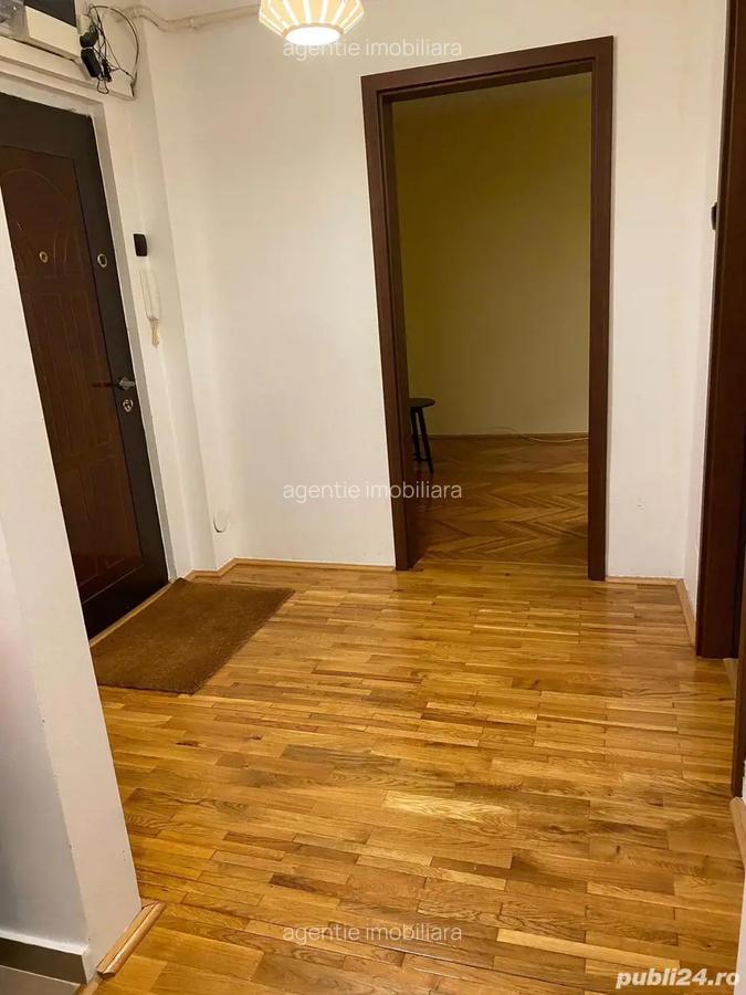 Decomandat, et 1 , centrala , zona Bogdanesti - 4