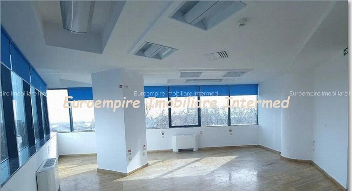 De inchiriat spatiu comercial zona GARA - 5