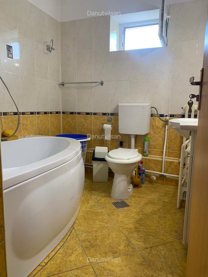 Techirghiol-Casă 4 cam dec BCA teren 530 mp d-17m preț 155.000 euro - 5