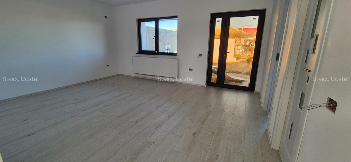 Casă cu 3 camere în Lumina - 2