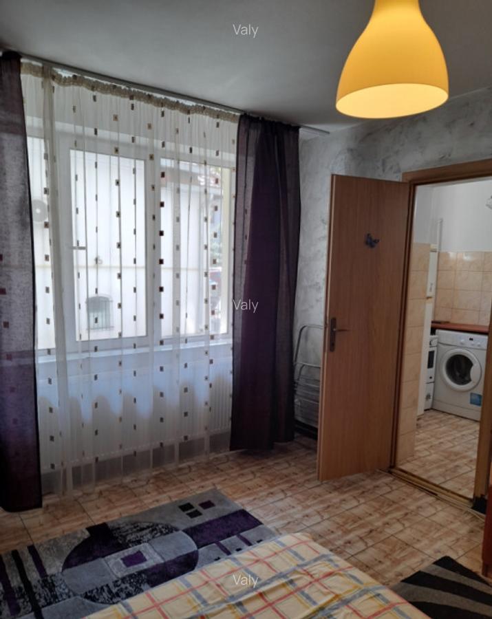 Ofer inchiriere garsoniera ultracentral parter Pitesti - 7 Ofer inchiriere garsoniera ultracentral parter Pitesti - 7