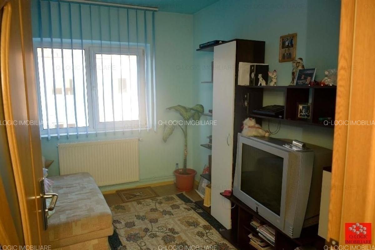 Apartamemt 4 camere zona Tractorul - 4