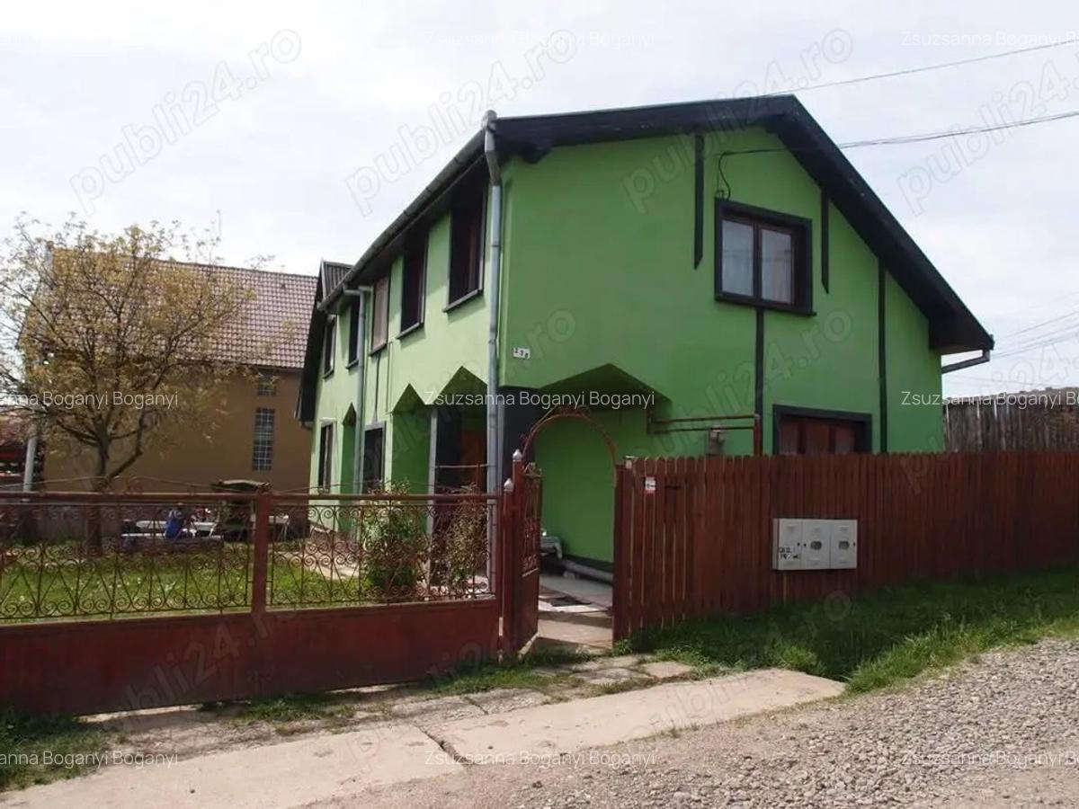 Vand casa in Com. LIVEZENI - 6 Vand casa in Com. LIVEZENI - 6