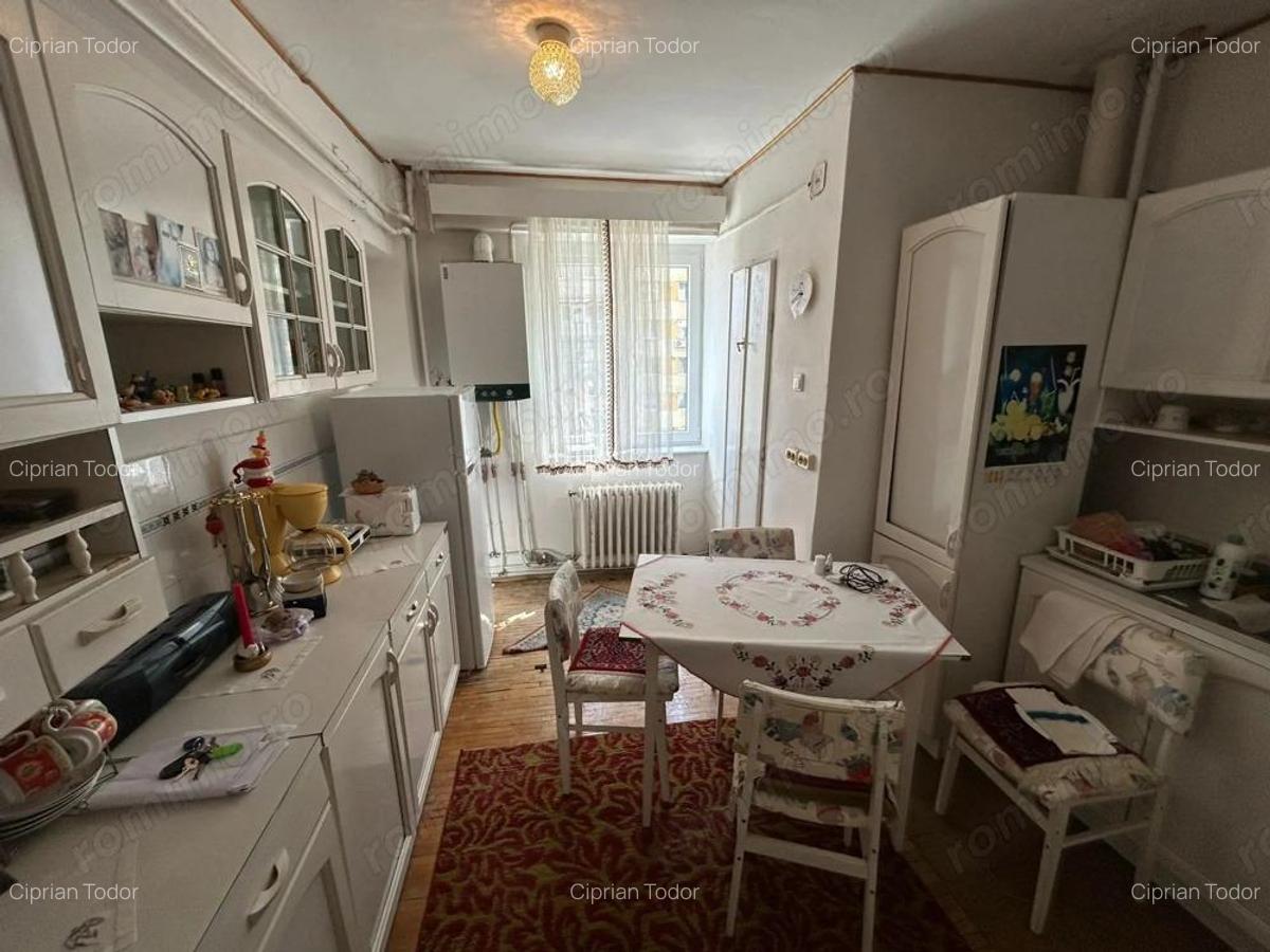 Apartament 3 camere, etaj 2 - Ampoi 2 - 5