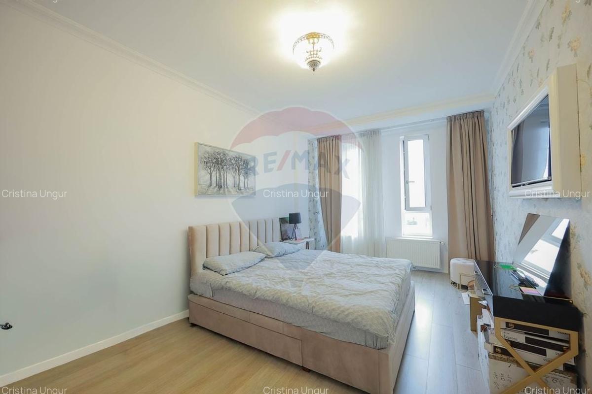 Cladire multifunctionala de vanzare - spatiu comercial + 2 apartamente - 8