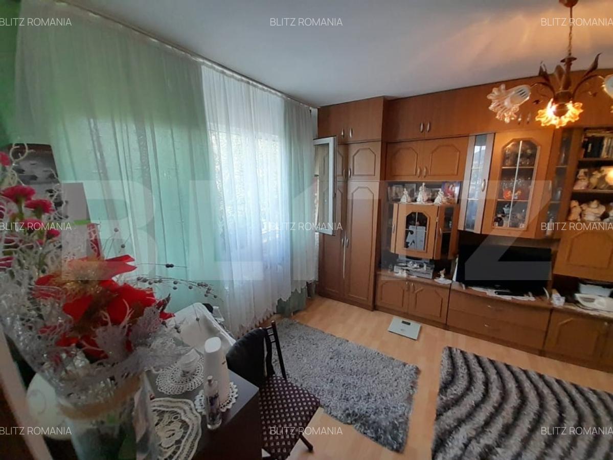 Apartament cu 2 camere, 52 mp, etaj 3, zona Decebal - 9