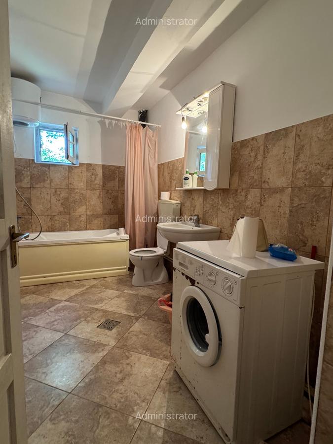 Vila cu curte generoasă Lazu - 13