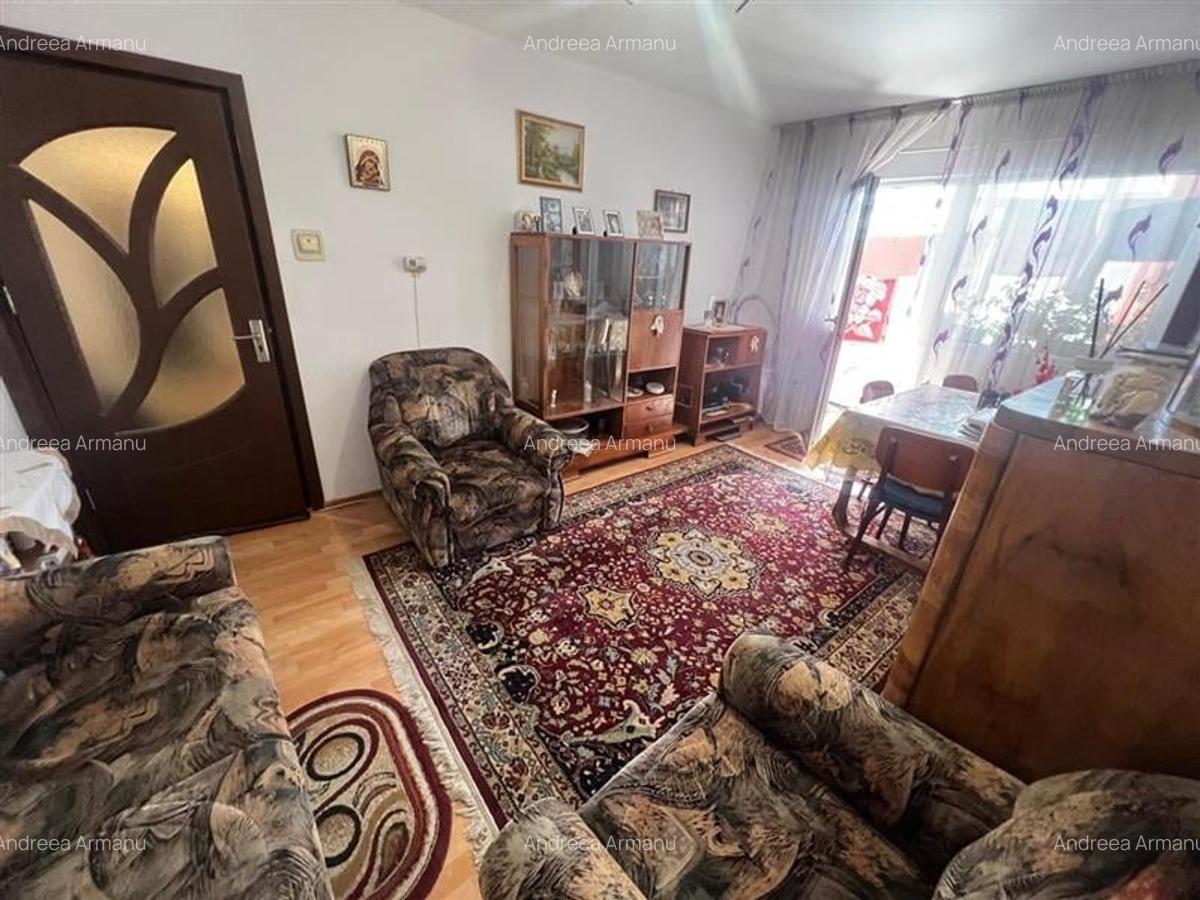 Apartament cu 3 camere decomandat - 70 mp - Zona Adriatica, Str. Aleea Visinului - 1