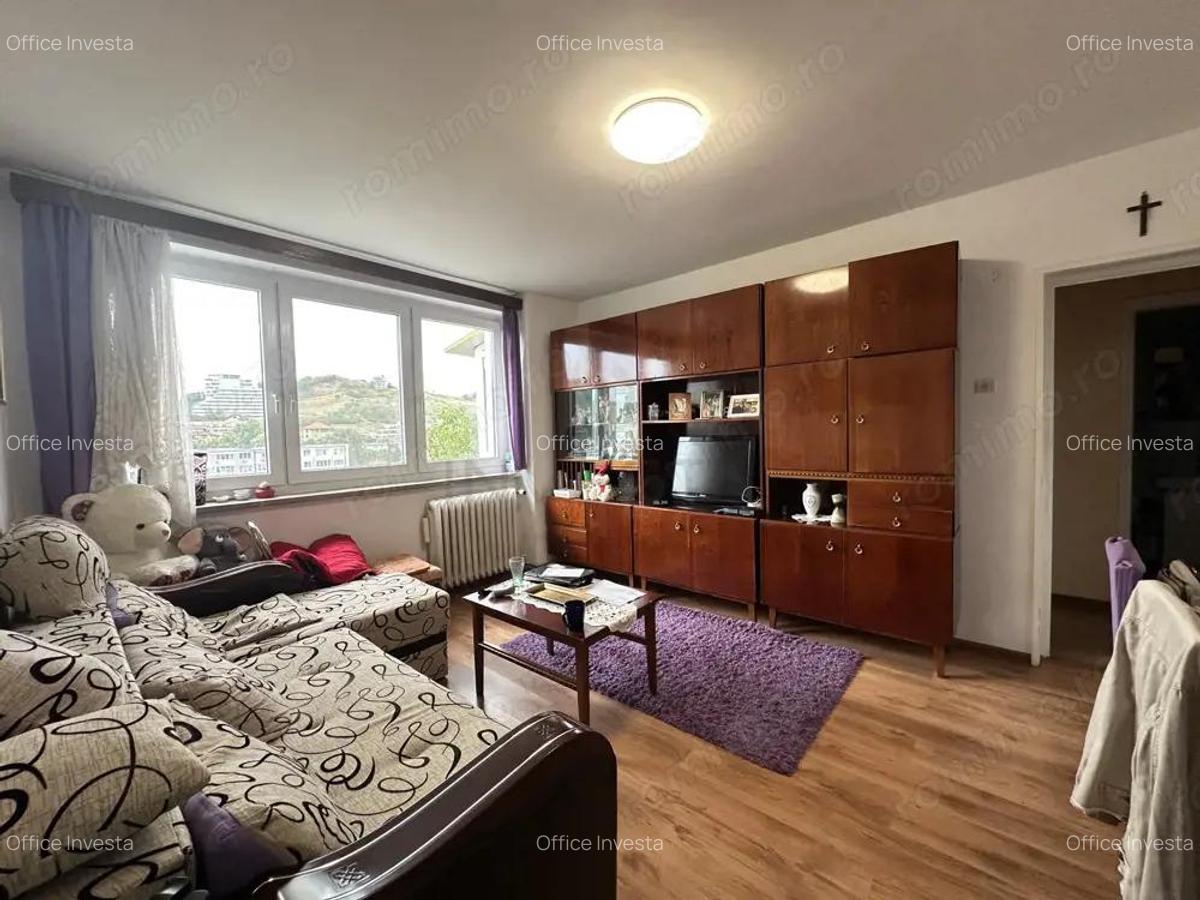 3 camere/Zona Liceului Onisifor Ghibu - 1