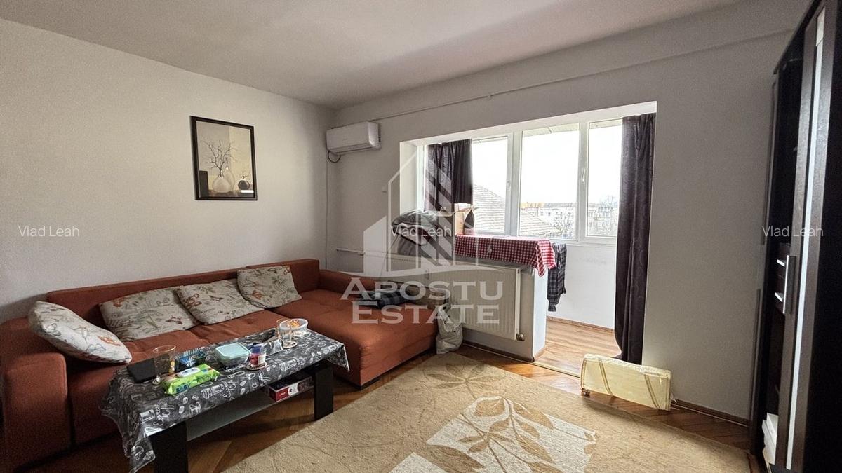 Apartament cu 3 camere semidecomandat, mobilat în Complex Studențesc - 1