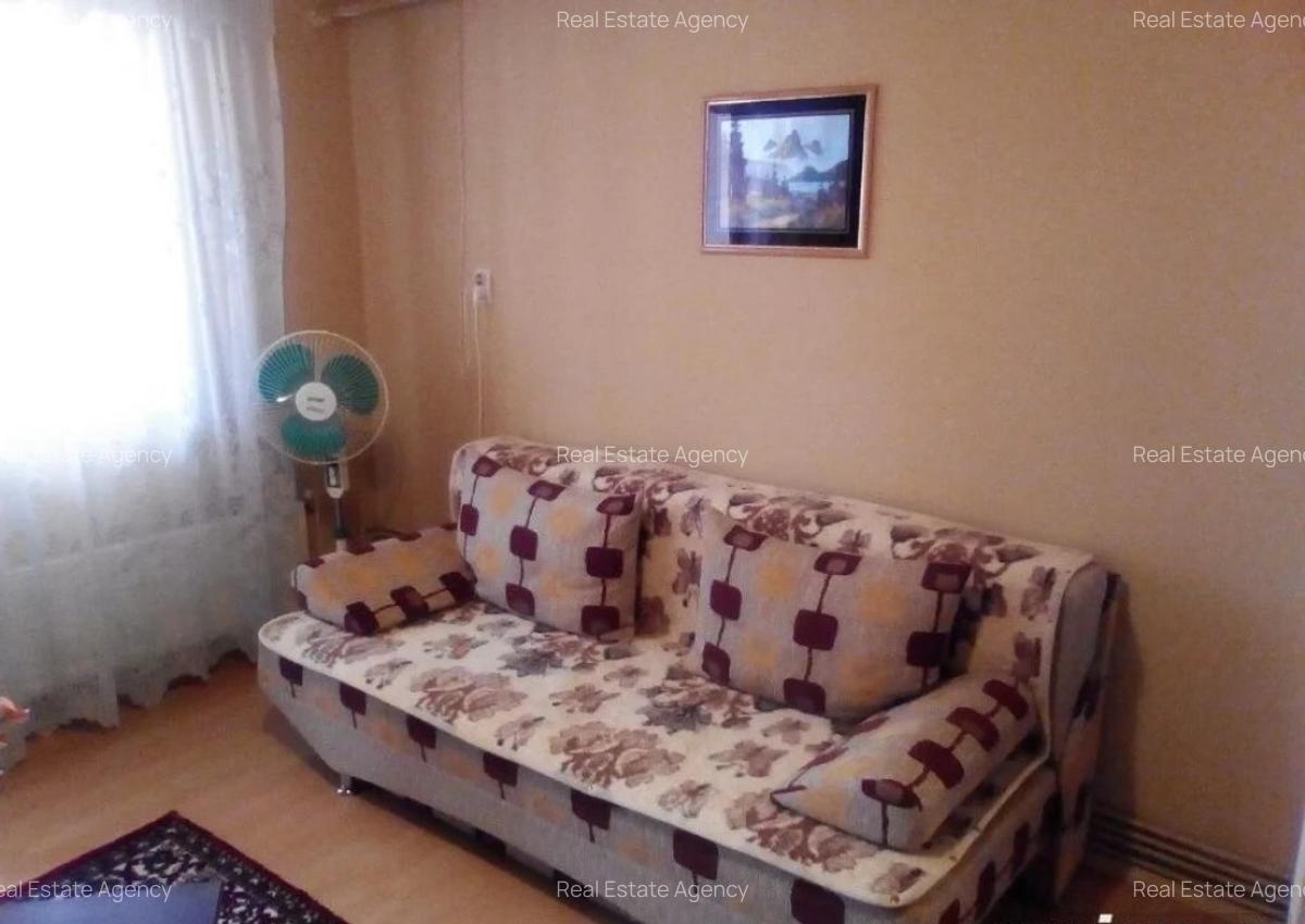 1 camera in zona Bucovina - 1