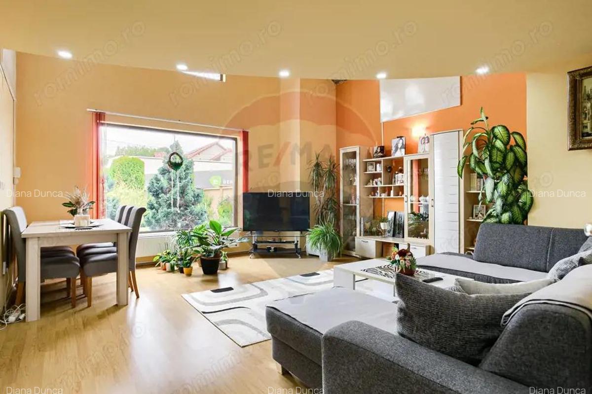 Casa primitoare de vanzare in localitatea Lipova - 12