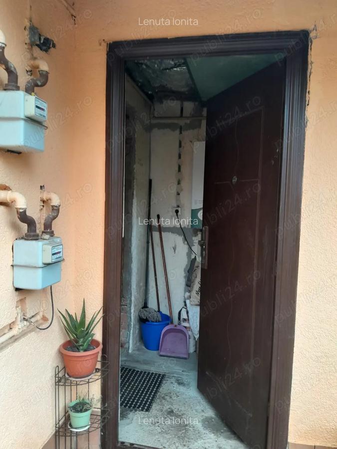 Casa la curte de vanzare, sector 3 - 3 Casa la curte de vanzare, sector 3 - 3