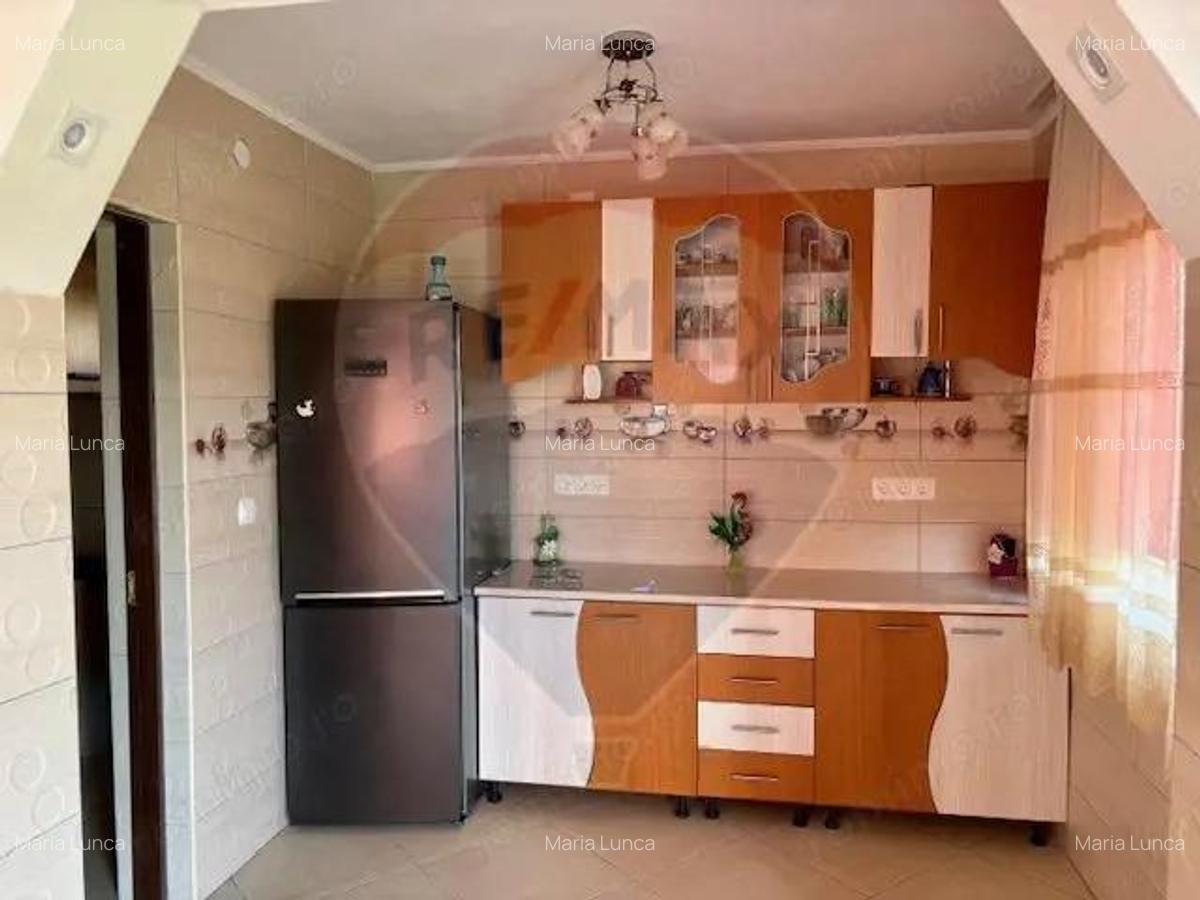 Casa / Vila cu 5 camere de vanzare - 8