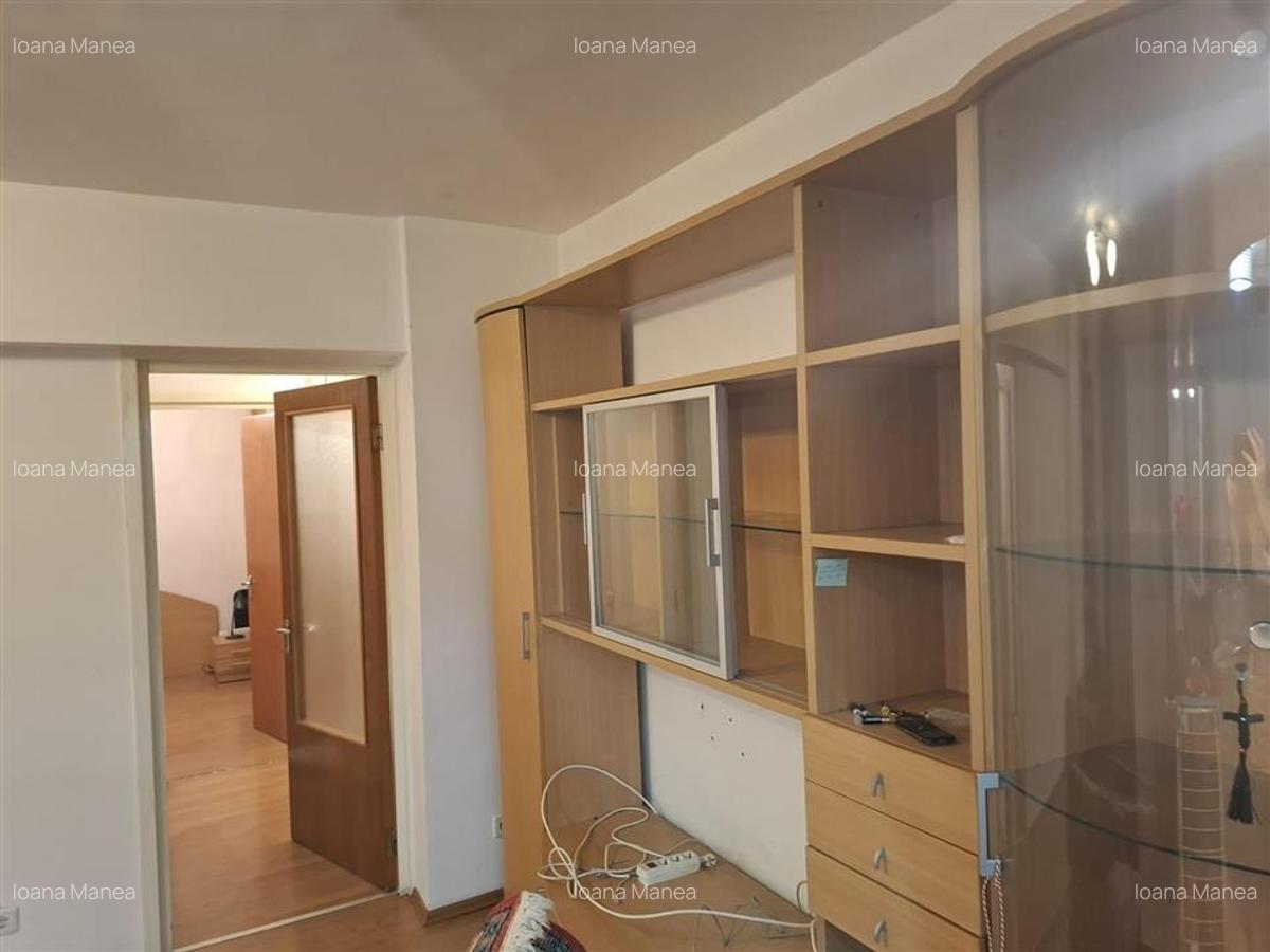Vanzare apartament 2 camere | Iulia Hasdeu | et 3 | renovat | 55 mp utili | Bloc - 12