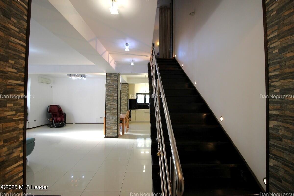 Popesti-Leordeni, Sf. Agnes, vila 2010, p+1+m, 216 mp, curte 138 mp! - 49