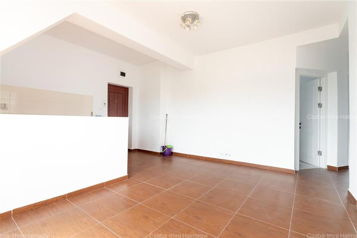 Apartament cu 3 camere decomandat în Cantemir - 6